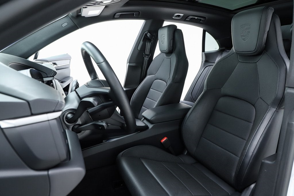 2025 Porsche Macan Electric Base