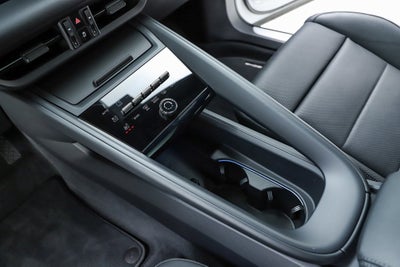 2025 Porsche Macan Electric Base