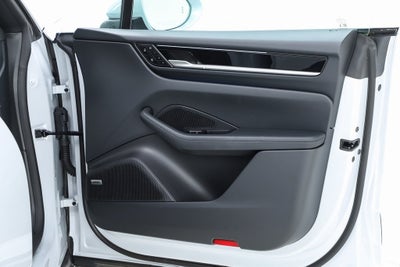 2025 Porsche Macan Electric Base