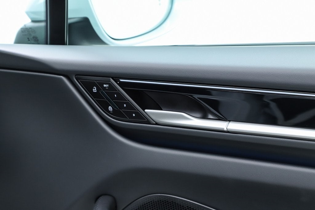 2025 Porsche Macan Electric Base