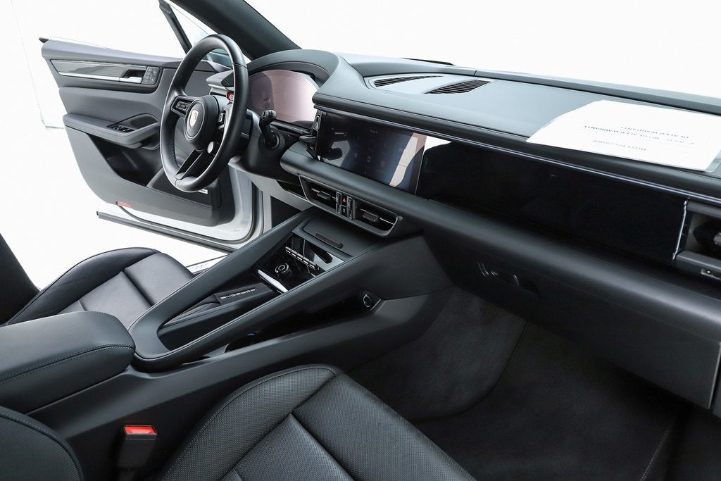 2025 Porsche Macan Electric Base