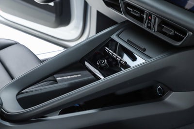 2025 Porsche Macan Electric Base