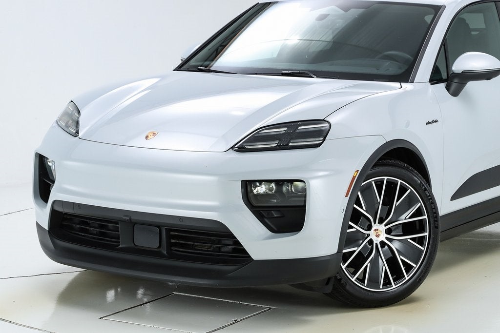 2025 Porsche Macan Electric Base