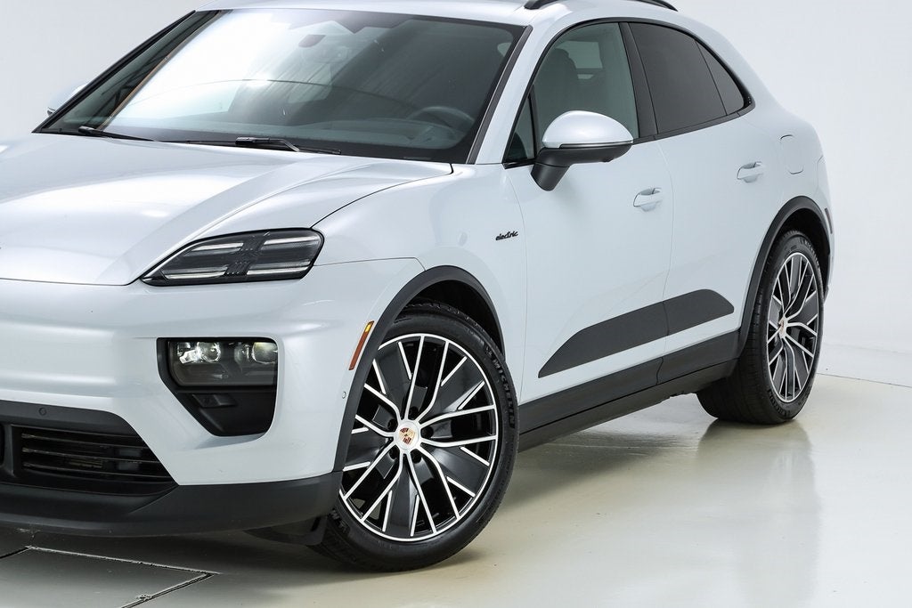 2025 Porsche Macan Electric Base