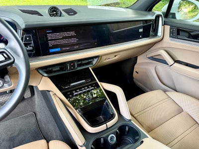 2026 Porsche Cayenne E-Hybrid Base