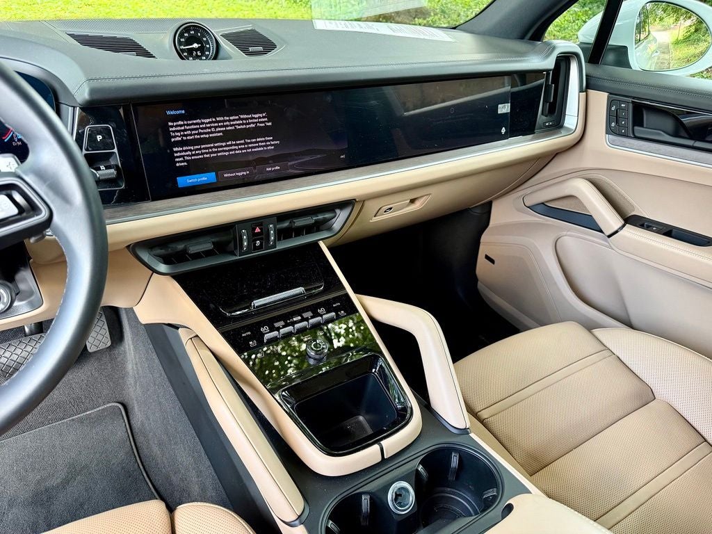 2026 Porsche Cayenne E-Hybrid Base