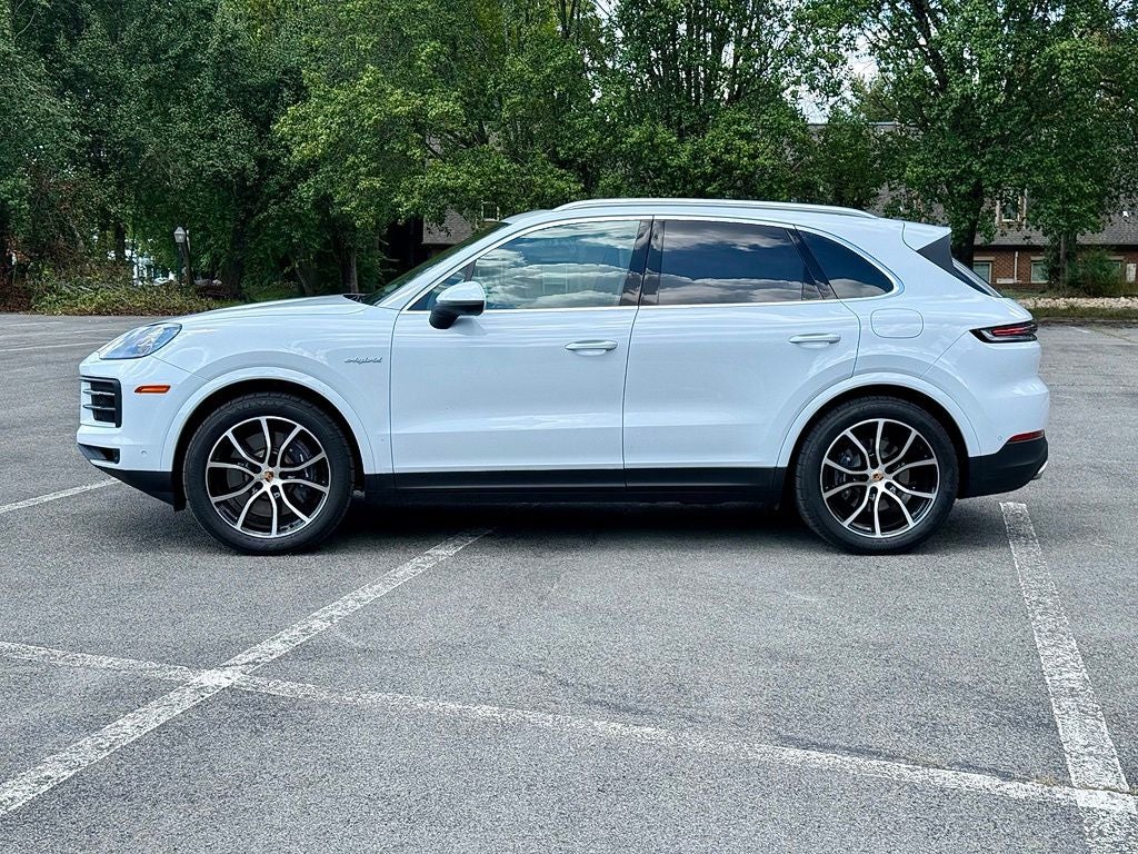2026 Porsche Cayenne E-Hybrid Base
