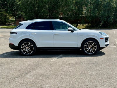 2026 Porsche Cayenne E-Hybrid Base