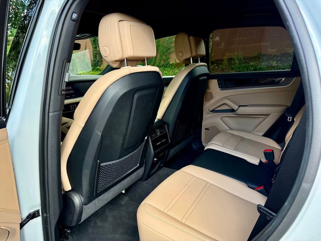 2026 Porsche Cayenne E-Hybrid Base