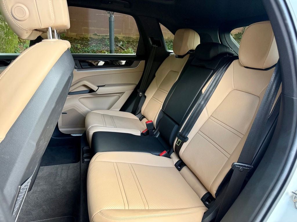 2026 Porsche Cayenne E-Hybrid Base