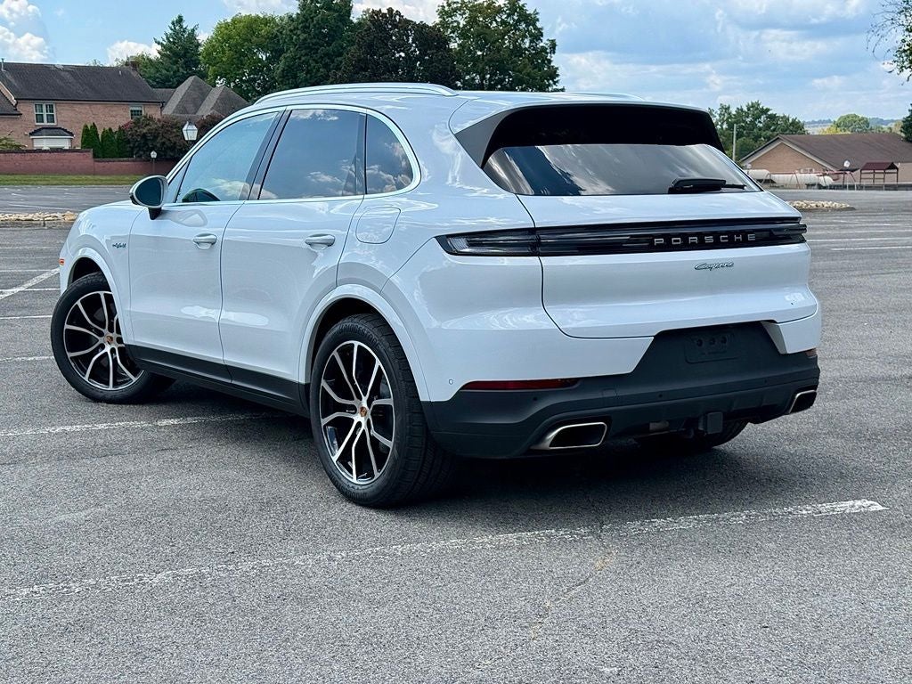 2026 Porsche Cayenne E-Hybrid Base