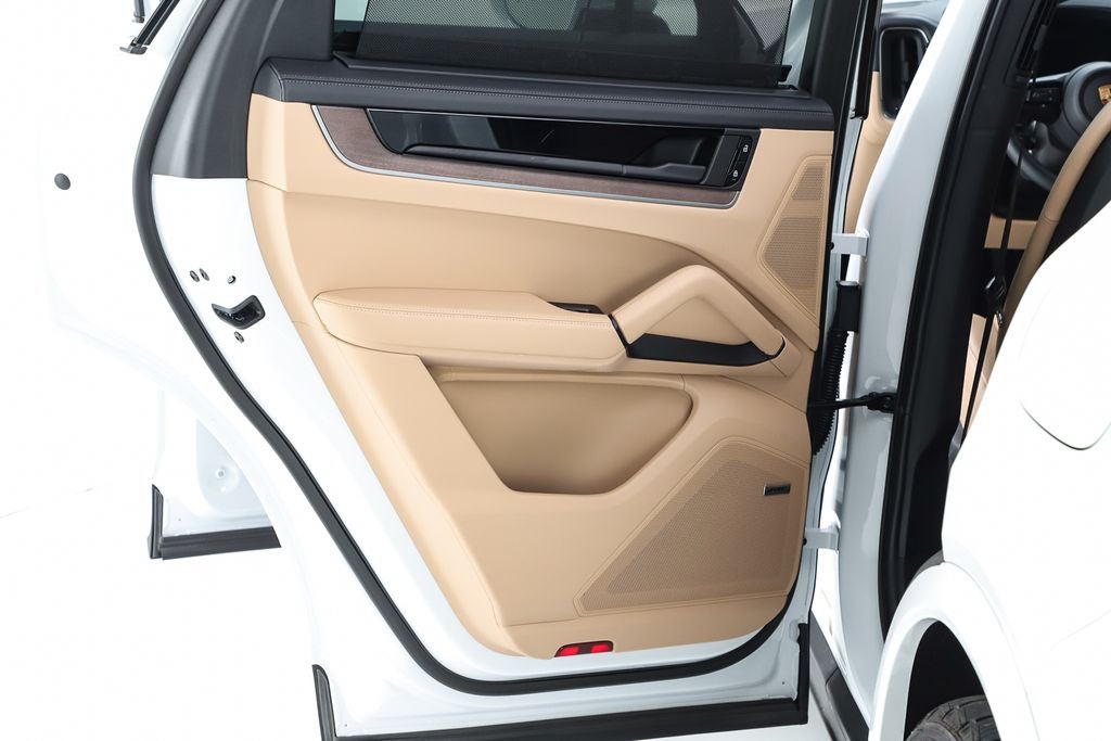 2026 Porsche Cayenne E-Hybrid Base