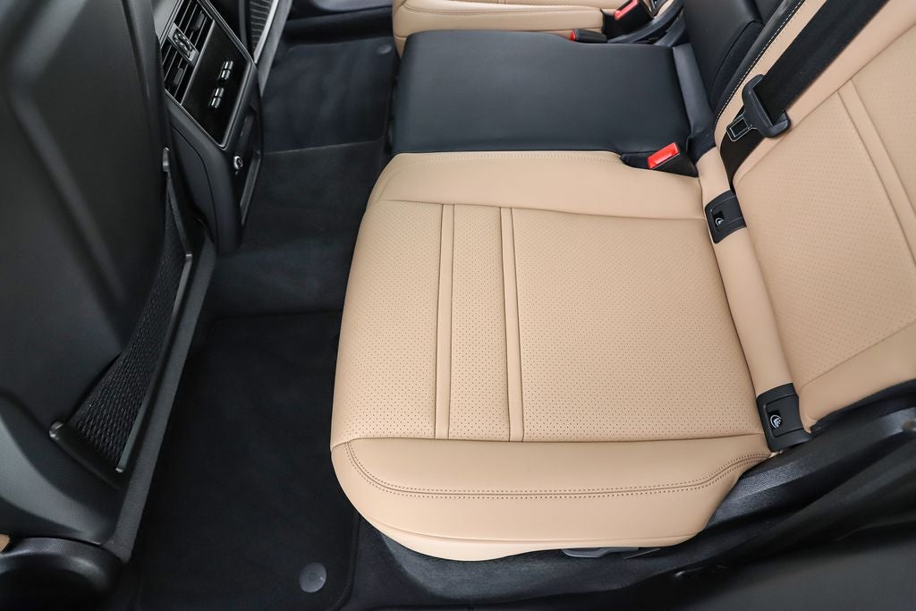 2026 Porsche Cayenne E-Hybrid Base