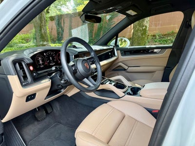2026 Porsche Cayenne E-Hybrid Base