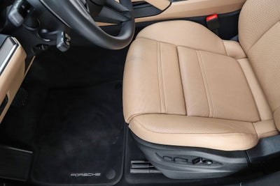 2026 Porsche Cayenne E-Hybrid Base