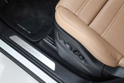 2026 Porsche Cayenne E-Hybrid Base