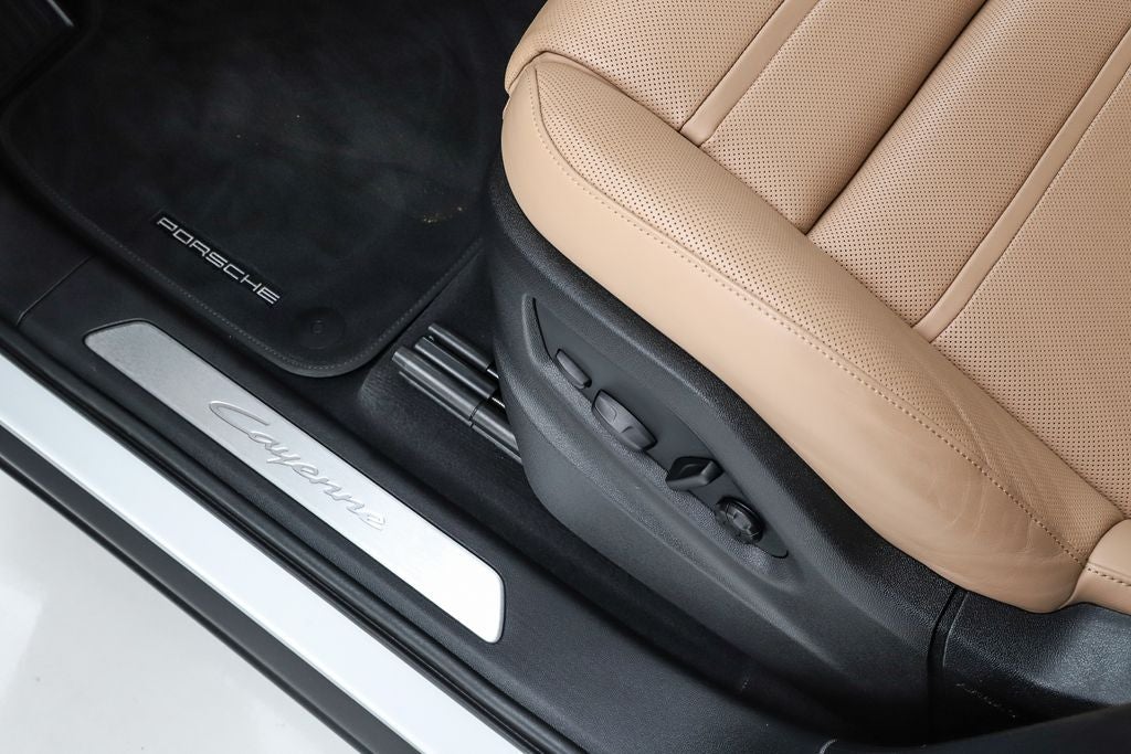 2026 Porsche Cayenne E-Hybrid Base