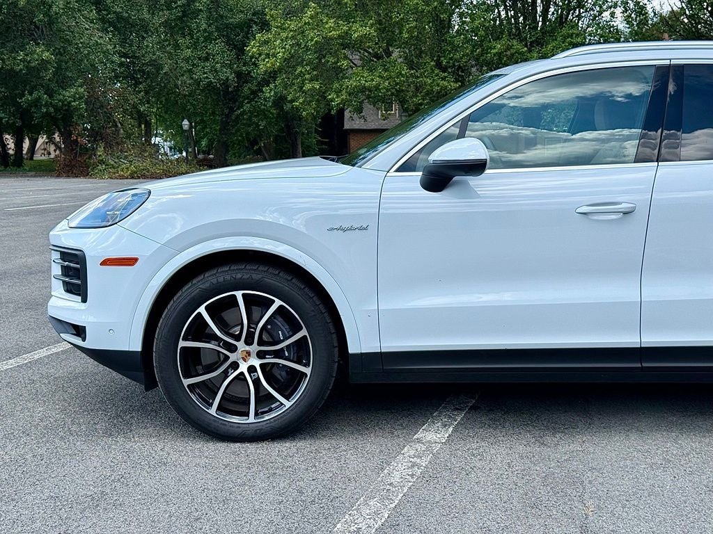 2026 Porsche Cayenne E-Hybrid Base