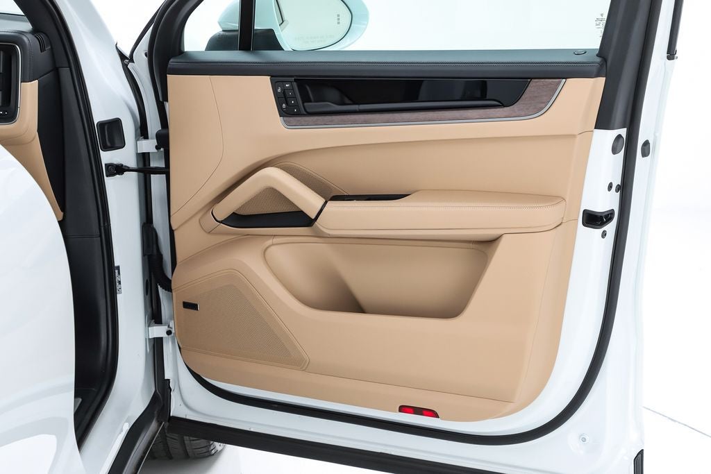 2026 Porsche Cayenne E-Hybrid Base