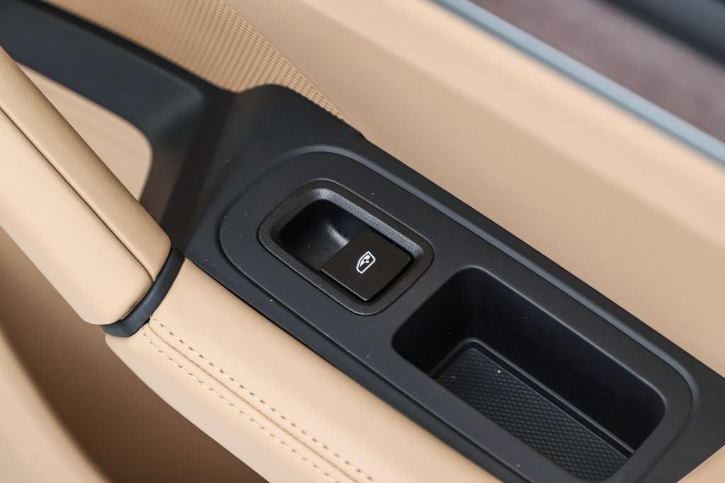 2026 Porsche Cayenne E-Hybrid Base