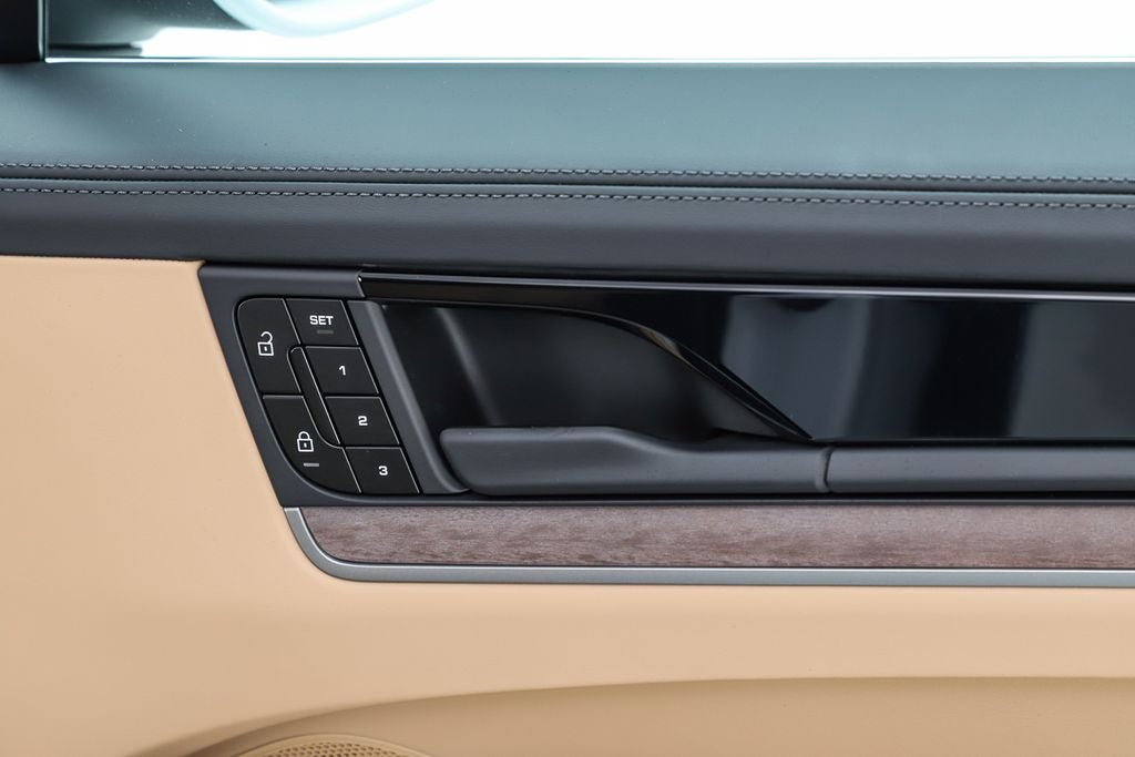 2026 Porsche Cayenne E-Hybrid Base