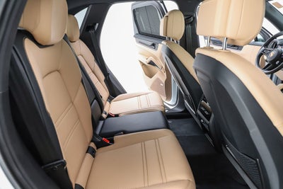 2026 Porsche Cayenne E-Hybrid Base