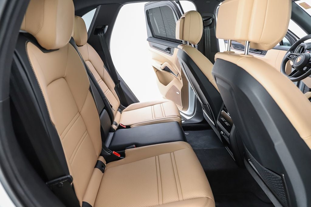 2026 Porsche Cayenne E-Hybrid Base