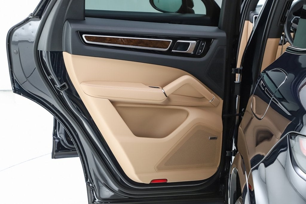 2023 Porsche Cayenne E-Hybrid Platinum Edition