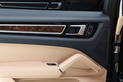 2023 Porsche Cayenne E-Hybrid Platinum Edition