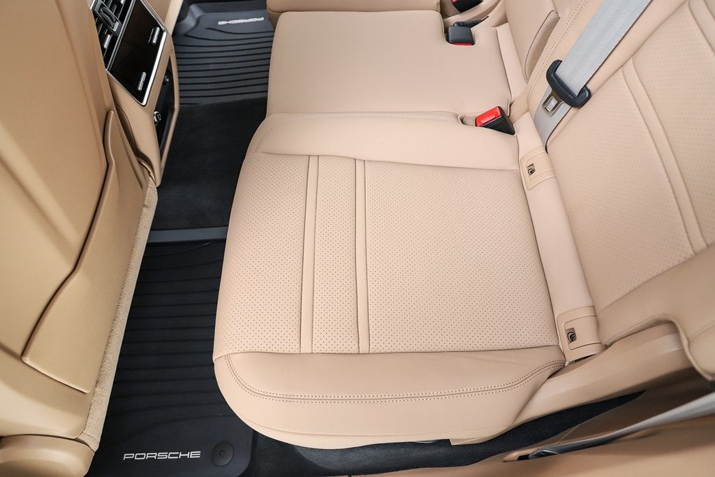 2023 Porsche Cayenne E-Hybrid Platinum Edition