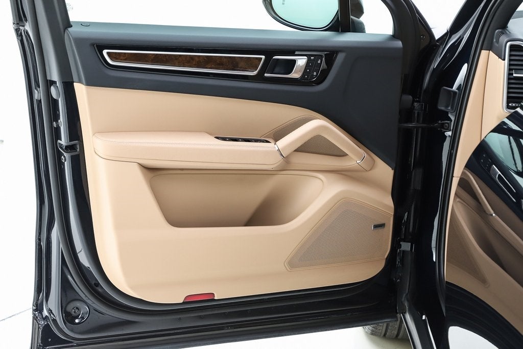 2023 Porsche Cayenne E-Hybrid Platinum Edition