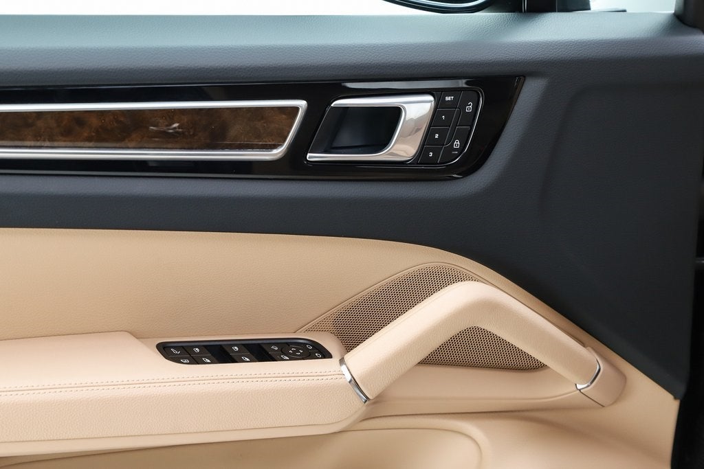 2023 Porsche Cayenne E-Hybrid Platinum Edition