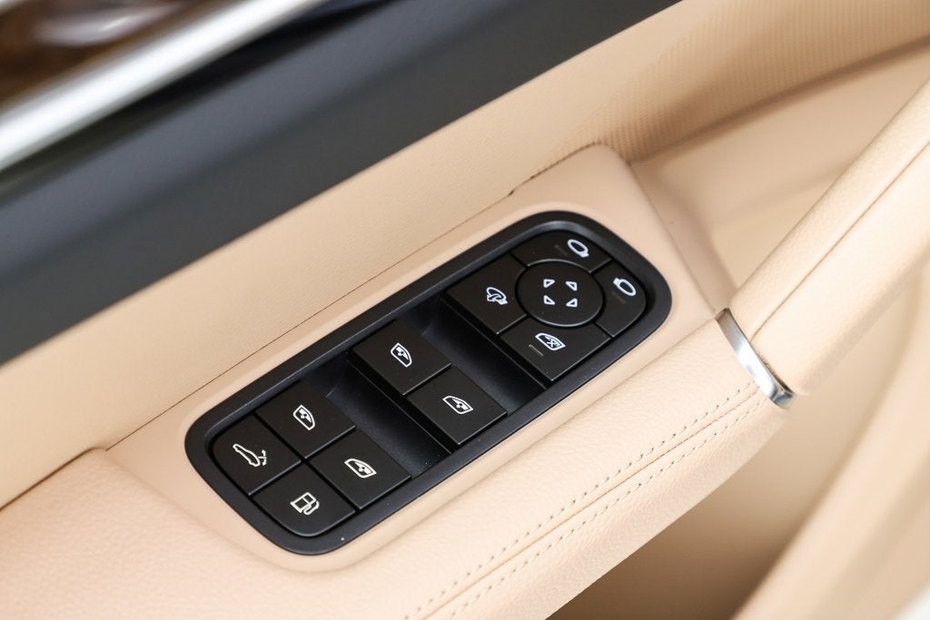 2023 Porsche Cayenne E-Hybrid Platinum Edition