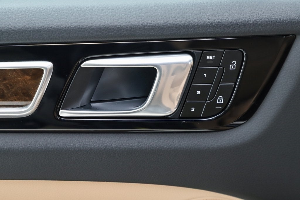 2023 Porsche Cayenne E-Hybrid Platinum Edition