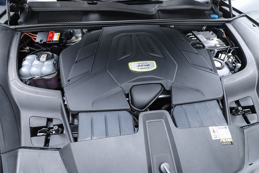 2023 Porsche Cayenne E-Hybrid Platinum Edition