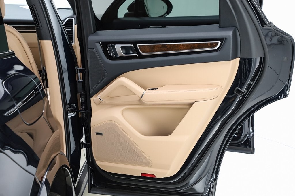 2023 Porsche Cayenne E-Hybrid Platinum Edition