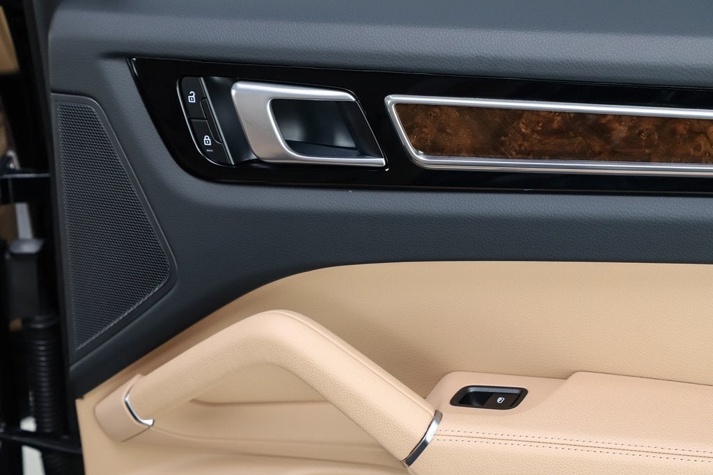 2023 Porsche Cayenne E-Hybrid Platinum Edition