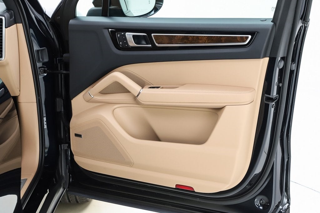 2023 Porsche Cayenne E-Hybrid Platinum Edition