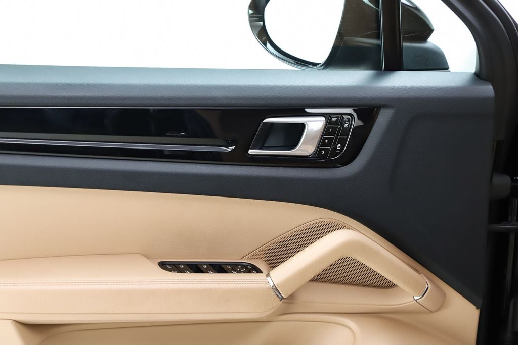 2019 Porsche Cayenne E-Hybrid Base