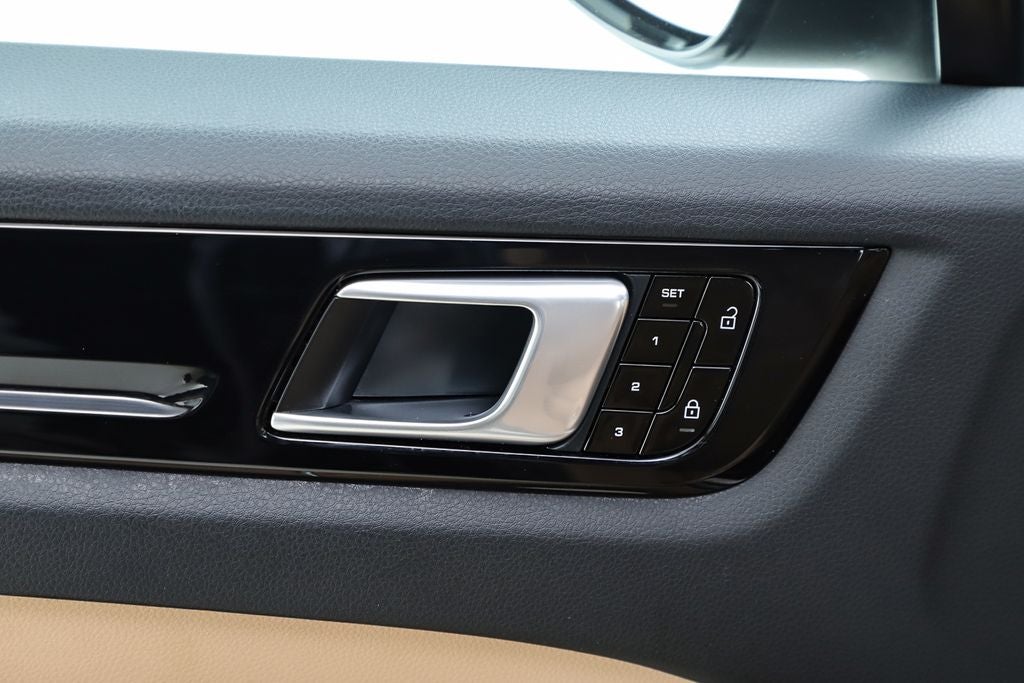 2019 Porsche Cayenne E-Hybrid Base