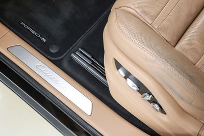 2019 Porsche Cayenne E-Hybrid Base