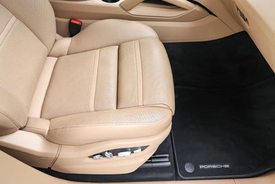 2019 Porsche Cayenne E-Hybrid Base
