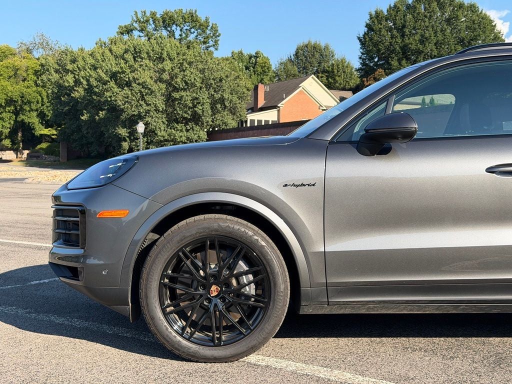 2026 Porsche Cayenne E-Hybrid Base