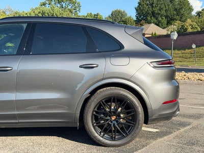 2026 Porsche Cayenne E-Hybrid Base