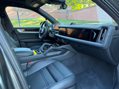 2026 Porsche Cayenne E-Hybrid Base