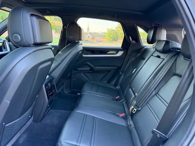 2026 Porsche Cayenne E-Hybrid Base