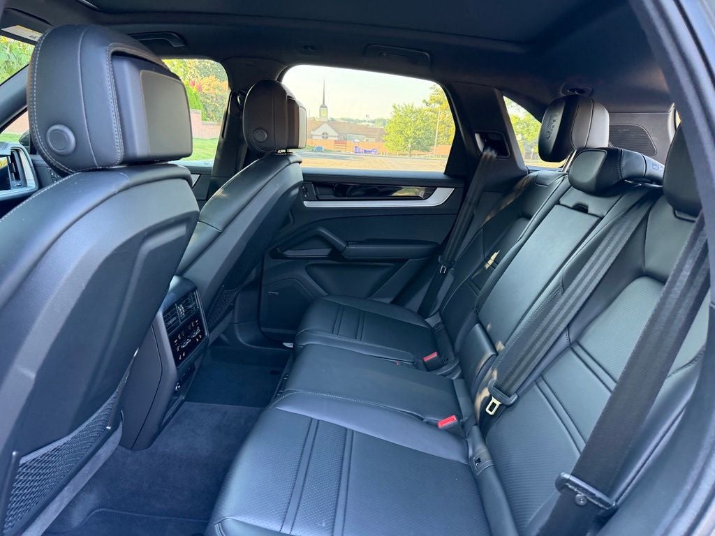 2026 Porsche Cayenne E-Hybrid Base