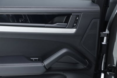 2026 Porsche Cayenne E-Hybrid Base