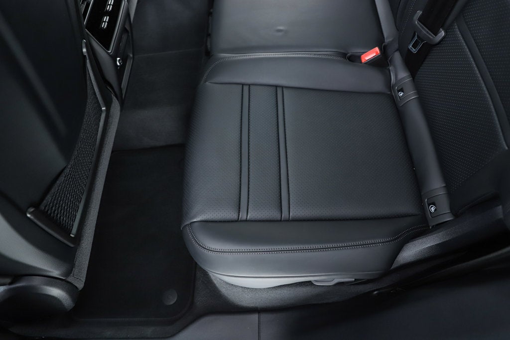 2026 Porsche Cayenne E-Hybrid Base