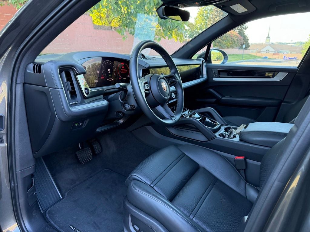 2026 Porsche Cayenne E-Hybrid Base